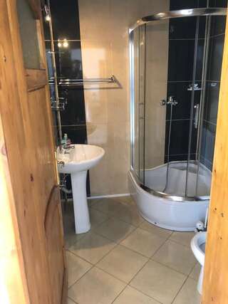 Загородные дома Pensiunea Simona Бран Двухместный номер с 1 кроватью и балконом-5